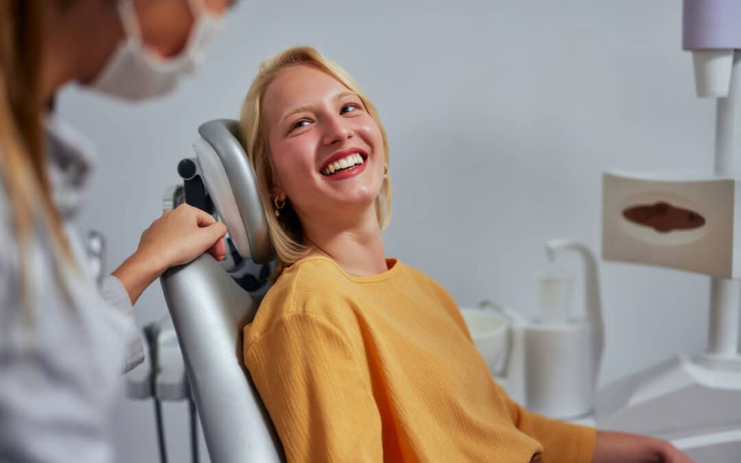 How Cosmetic Dentists Use Fillings To Fix Chips, Cracks & Cavities?