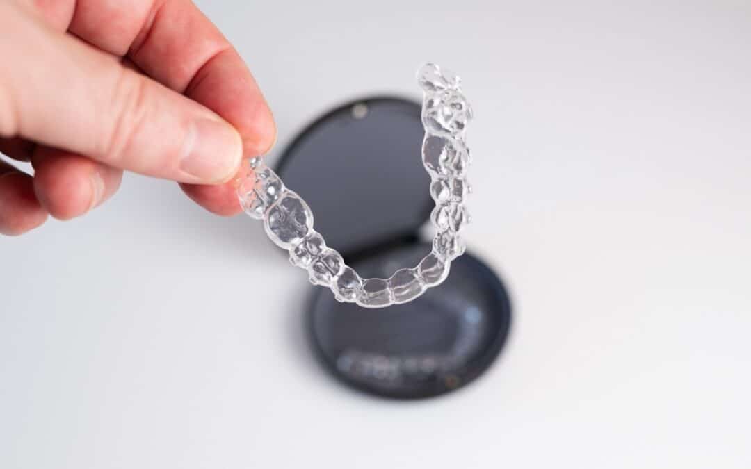 How To Clean Invisalign Aligners To Prevent Stains and Bad Breath?